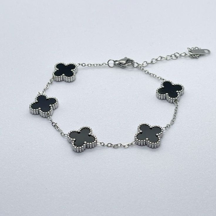 Clover | Black Silver