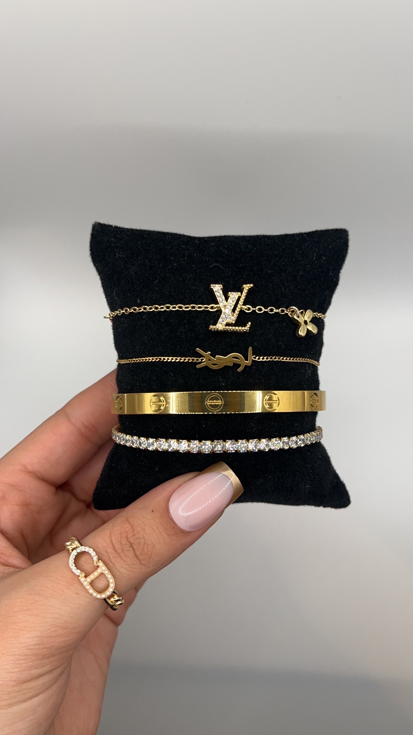 Selected Variant Image